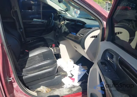 2012 Chrysler Town & Country Touring z USA, uszkodzony, nr VIN 2C4RC1BG5CR259270